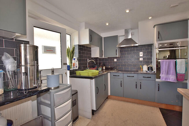 3 bed Semi-Detached for sale Image 8