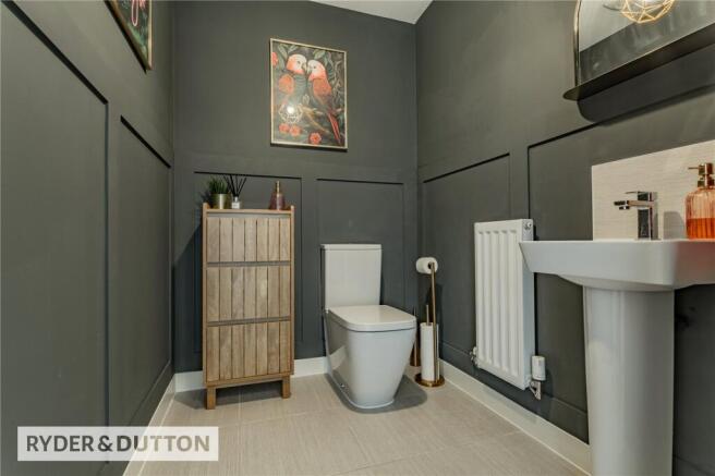 4 bed Detached for sale Image 9