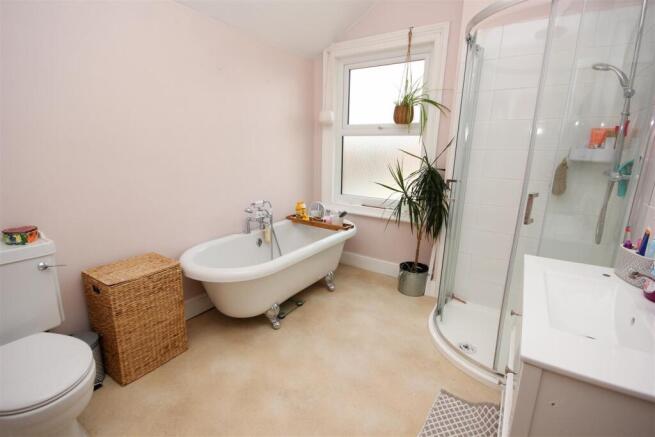 Bathroom.jpg