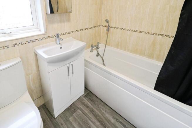 2 bed Terraced to rent Image 7