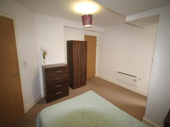 Bedroom 1 (2)