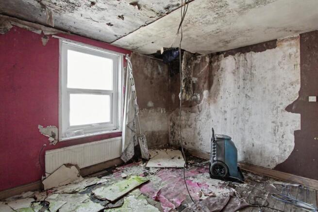 3 bed Terraced for sale Image 11