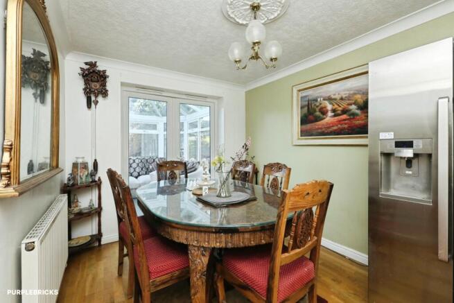 4 bed Detached for sale Image 10