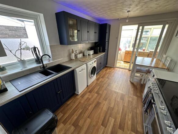 Kitchen & Dining.JPG