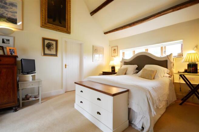 Master Bedroom.JPG