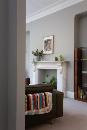 2 bed Flat for sale Image 4