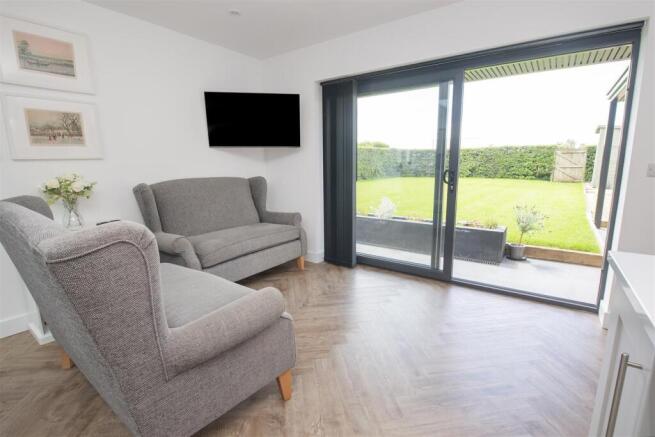4 bed Detached for sale Image 10