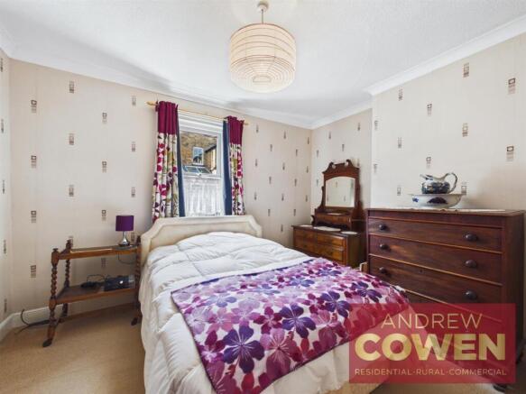 3 bed House for sale Image 11