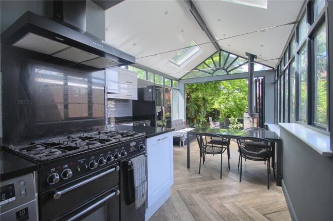 2 bed Semi-Detached for sale Image 8