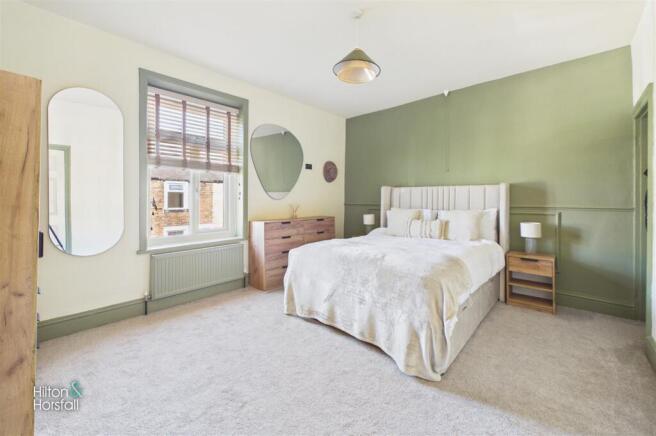 3 bed Terraced for sale Image 9