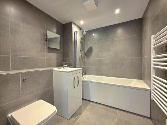 1 bed Apartment to rent Image 9