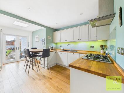 London Road South, Poynton, Stockport, Cheshire, SK12 1LQ