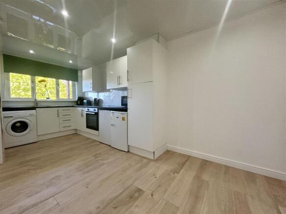KITCHEN 2.jpeg