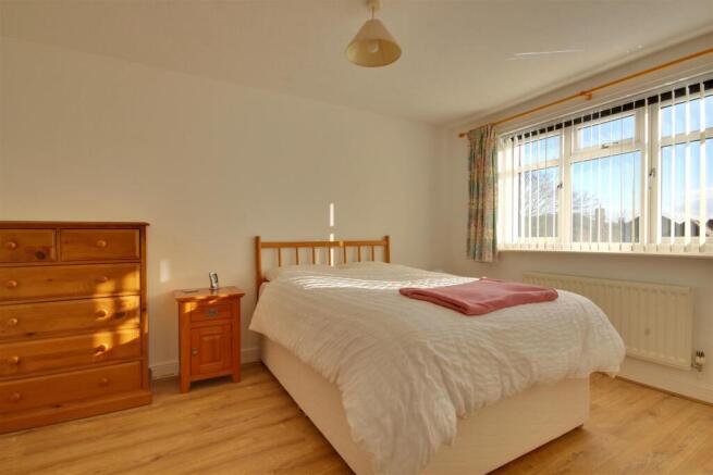 3 bed Semi-Detached for sale Image 9