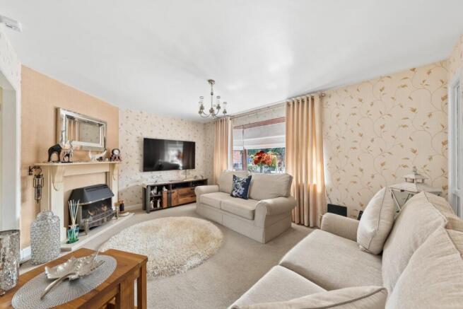 4 bed Detached for sale Image 11