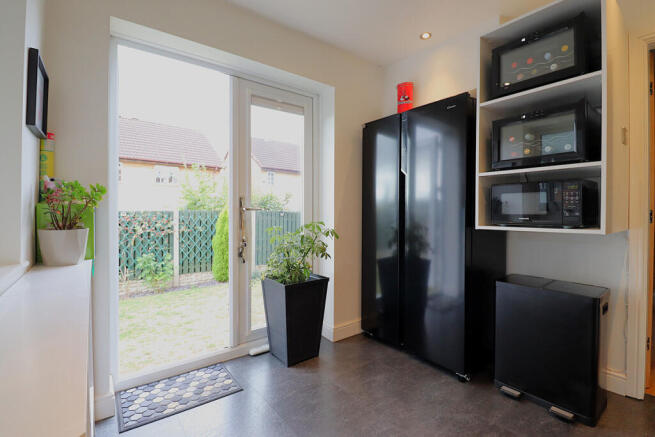 4 bed Semi-Detached for sale Image 9