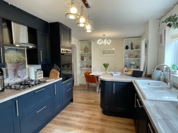 Kitchen6.jpg
