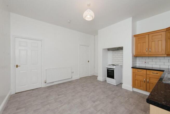 2 bed Terraced to rent Image 5