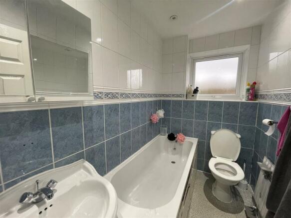 Bathroom.jpg