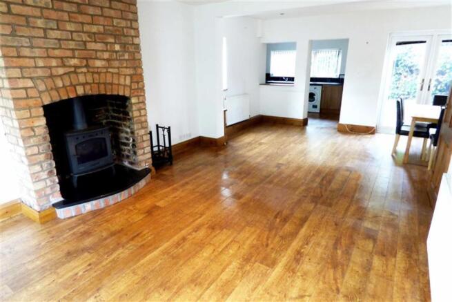 Lounge Area: