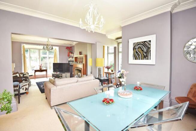 5 bed House for sale Image 10