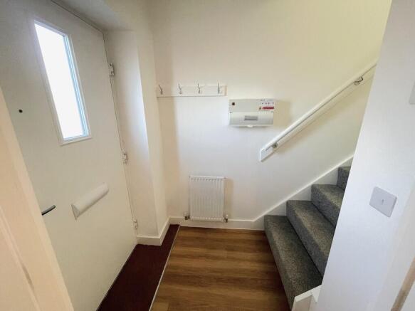 3 bed Semi-Detached to rent Image 7