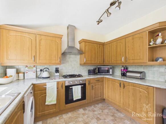 3 bed Semi-Detached for sale Image 6