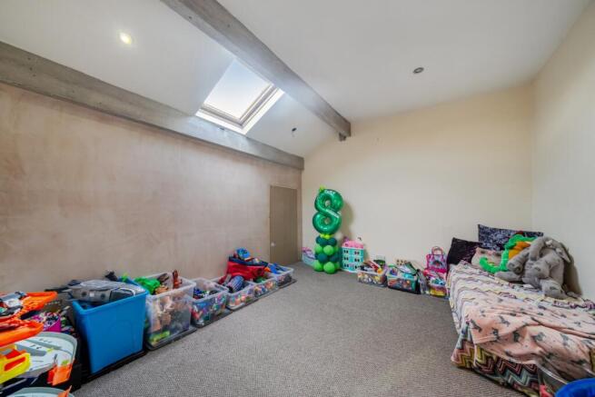 3 bed Terraced for sale Image 7