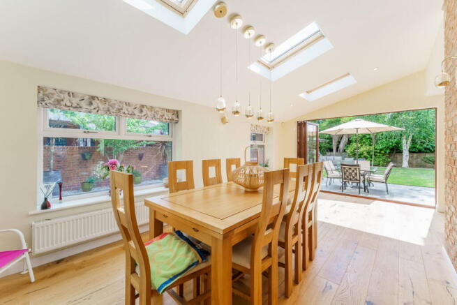 4 bed Detached for sale Image 12