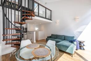 15, Praed Mews, London W2 1QY