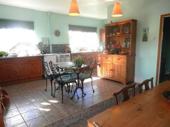 Kitchen/Dining Area