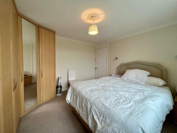 bedroom1.jpg