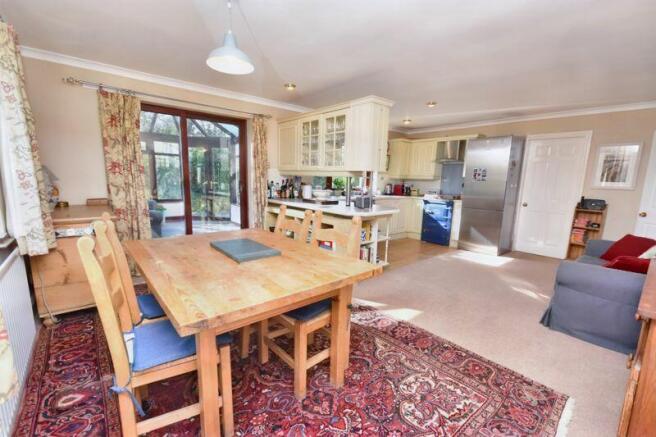 Dining kitchen pic 1
