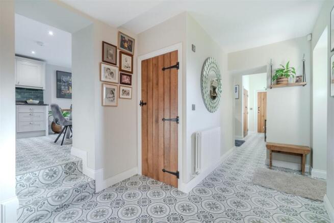 Hallway-2.jpg