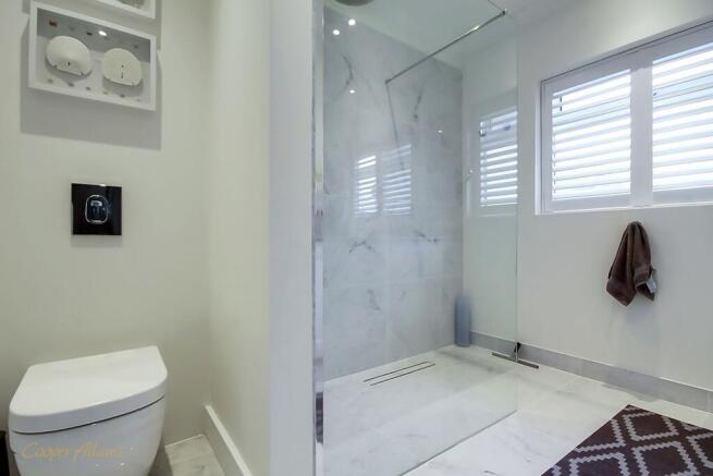 Principle Bedroom En-suite