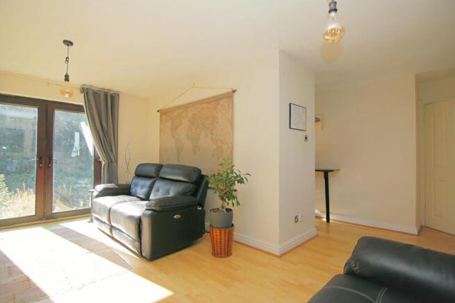 1 bed Coach House for sale Image 5