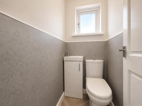 3 bed Terraced for sale Image 8