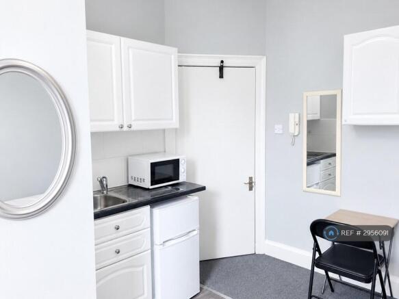 Studio Own Bathroom & Kitchen