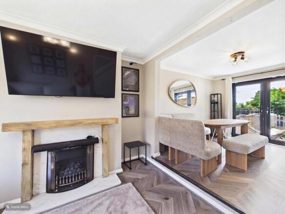 3 bed Semi-Detached for sale Image 12