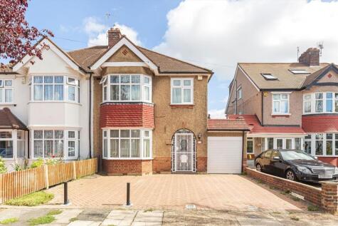 Oaklands Avenue, Isleworth