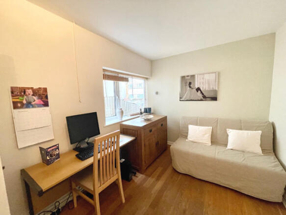BEDROOM 5 / STUDY