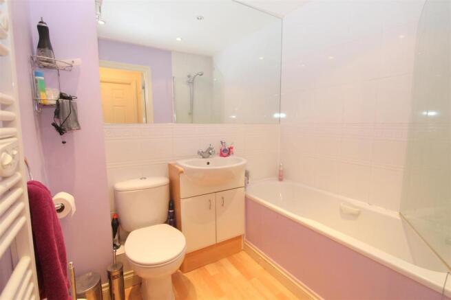 Bathroom.JPG
