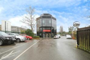 Apartment 28, 36 Ridgmont Plaza, Ridgmont Road, St. Albans AL1 3AB