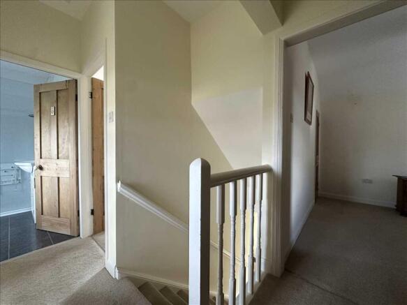 3 bed House for sale Image 8