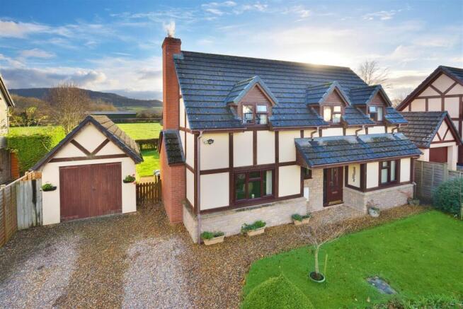 8 The Vineyards Winforton (5).jpg