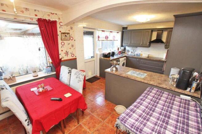 Kitchen diner 2