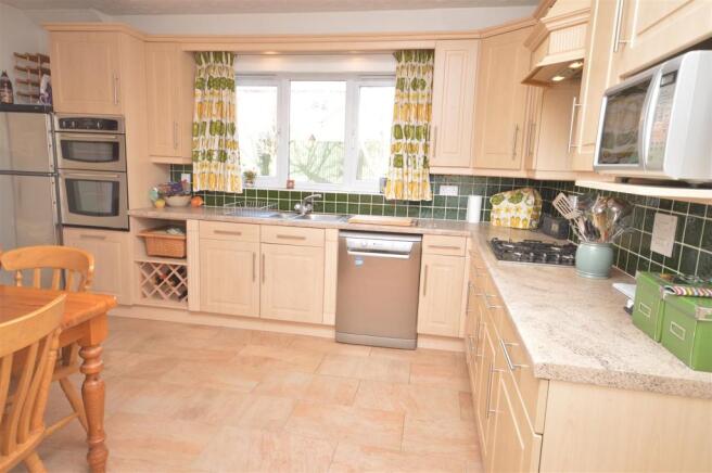 Kitchen/Breakfast Room