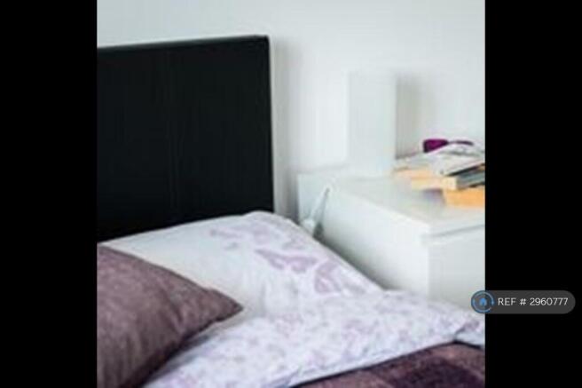 1 bed House Share to rent Image 7