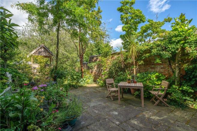 6 bed Terraced for sale Image 9