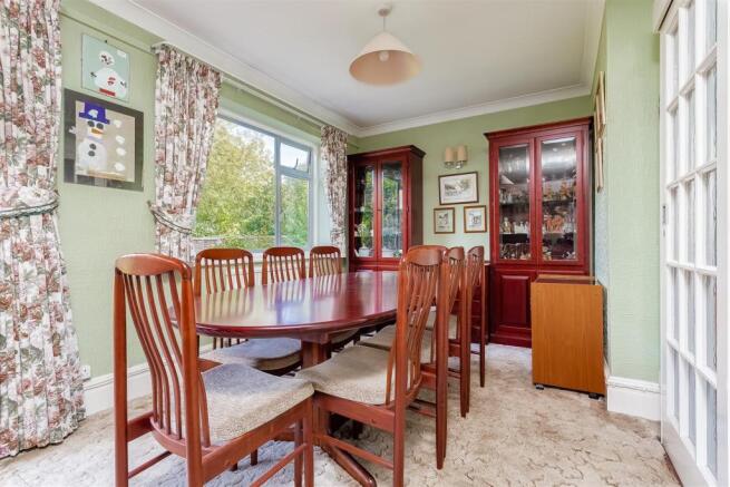 house-sailsbury-avenue-cheam-sutton-121.jpg